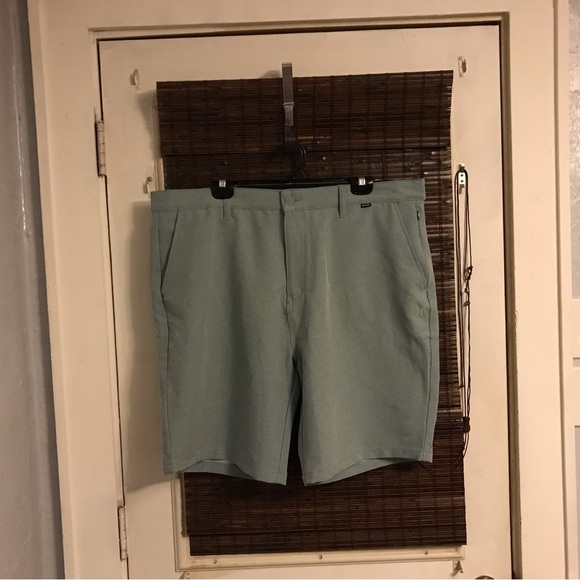 NWT  Hurley Hybrid Walking Shorts - Picture 1 of 5
